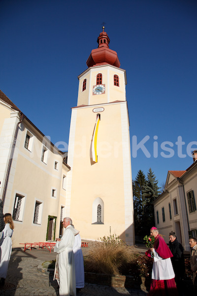 Altarweihe Anger Einzug-56.jpg