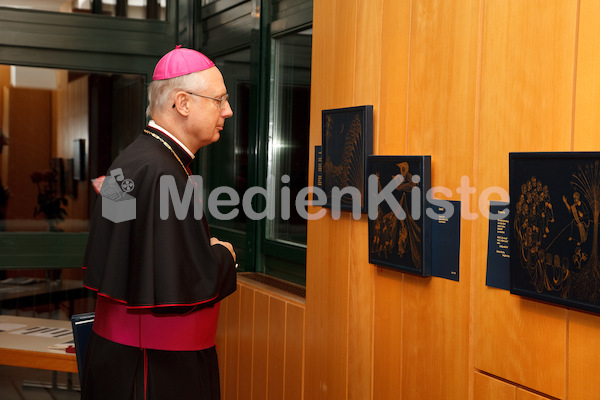 Licht getaucht kommst Du Sr. Maria Johanna Senn-042-13