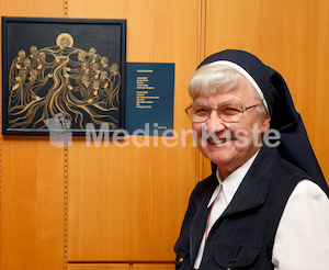 Licht getaucht kommst Du Sr. Maria Johanna Senn-042-2