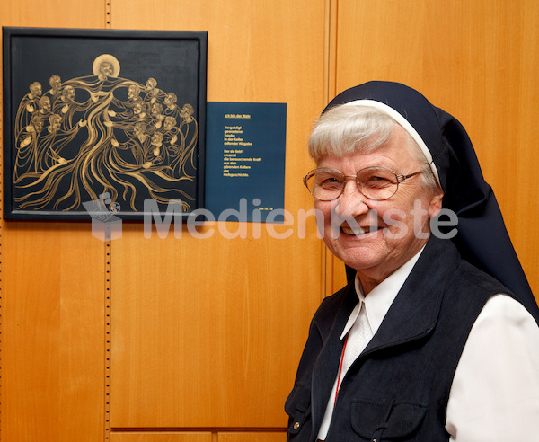 Licht getaucht kommst Du Sr. Maria Johanna Senn-042-2