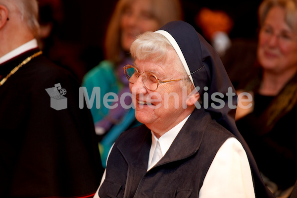 Licht getaucht kommst Du Sr. Maria Johanna Senn-042-39