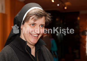 Licht getaucht kommst Du Sr. Maria Johanna Senn-042-45