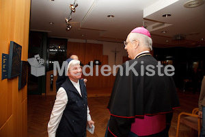 Licht getaucht kommst Du Sr. Maria Johanna Senn-042-5