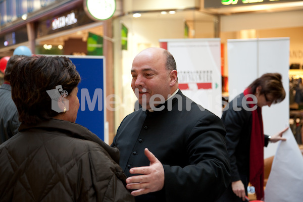 Pfarrer Brei im Citypark Teil 9 (23 von 311).jpg