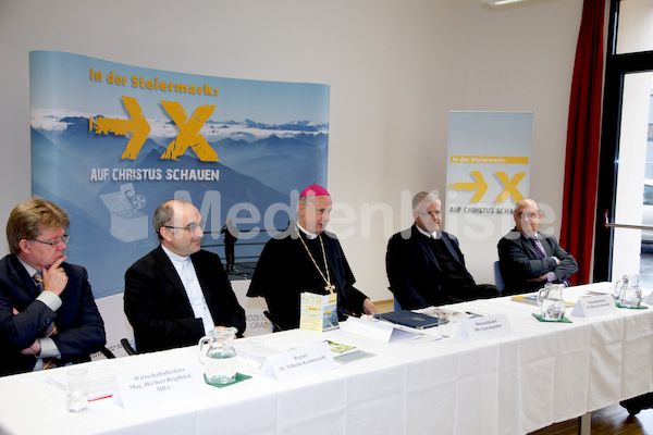 Pressekonferenz auf Christus schauen-10.jpg