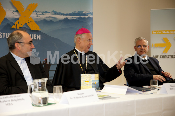 Pressekonferenz auf Christus schauen-12.jpg