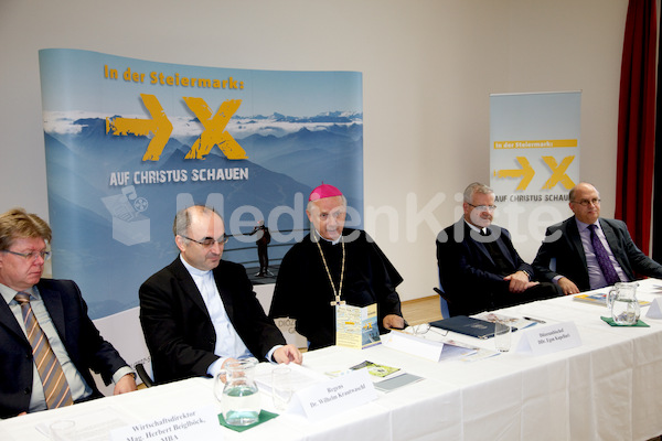 Pressekonferenz auf Christus schauen-15.jpg