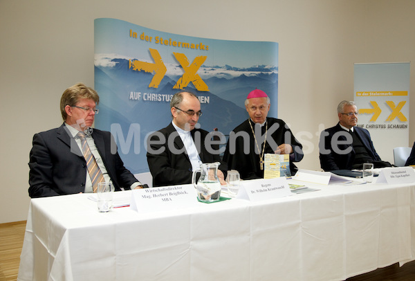 Pressekonferenz auf Christus schauen-16.jpg