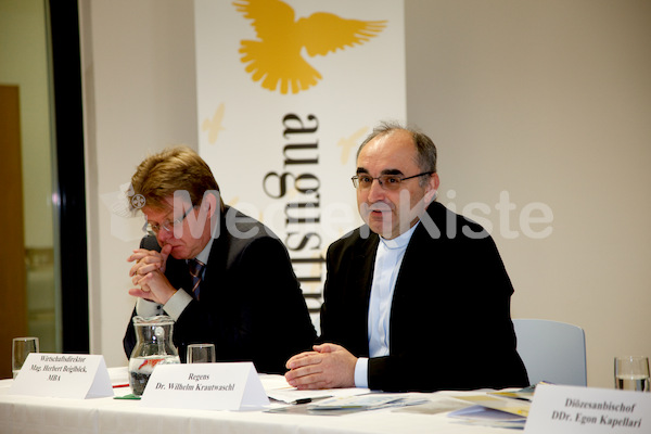 Pressekonferenz auf Christus schauen-24.jpg