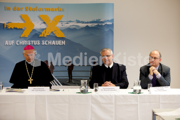 Pressekonferenz auf Christus schauen-38.jpg