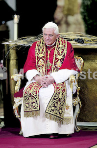 Benedikt XVI (58)