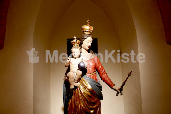 Foto Neuhold Altarweihe in St. Katharein a. d. Laming-9330