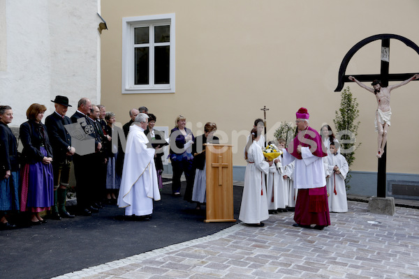 Foto Neuhold Altarweihe in St. Katharein a. d. Laming-9341