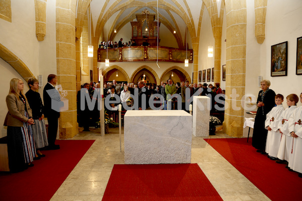 Foto Neuhold Altarweihe in St. Katharein a. d. Laming-9403