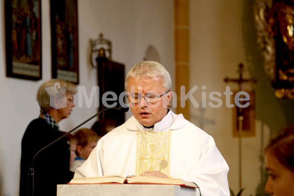 Foto Neuhold Altarweihe in St. Katharein a. d. Laming-9466