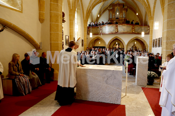 Foto Neuhold Altarweihe in St. Katharein a. d. Laming-9527