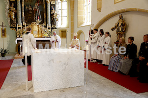 Foto Neuhold Altarweihe in St. Katharein a. d. Laming-9550