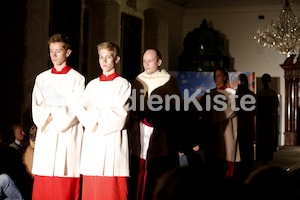 Foto Neuhold Priestermodenschau Lange Nacht der Kirchen 2013-0002 (28)