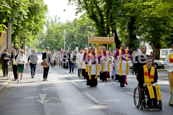 Fronleichnamsprozession 2012-1832