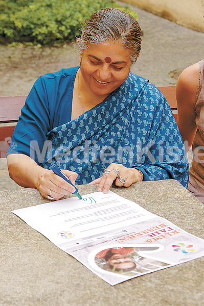 Vandana Shiva (2)